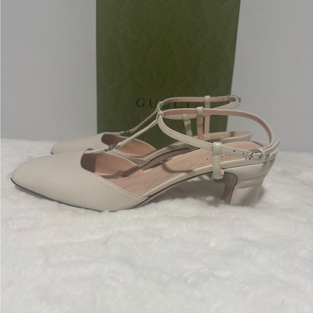 Gucci Elegant Cream T-Strap Heels - Picture 4 of 7